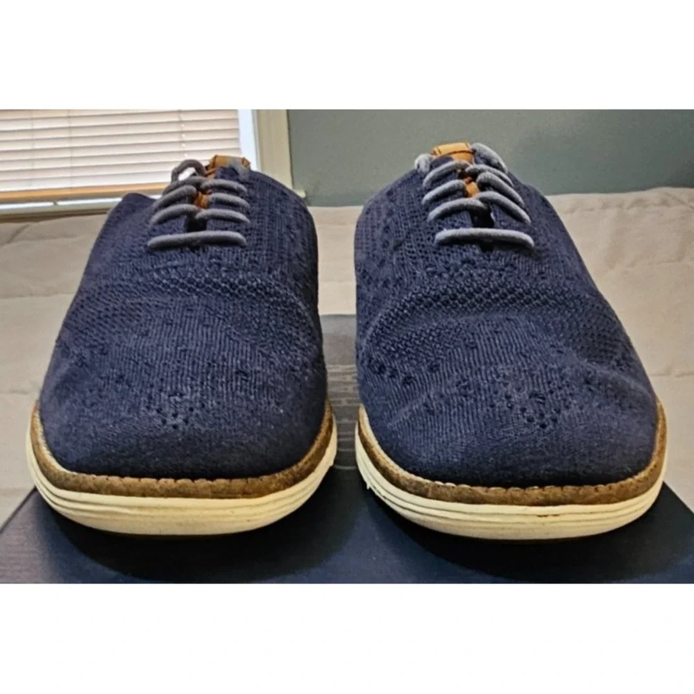 Cole Haan® (Men's 8 M) Original Grand Stitchlite™ Wingtip Oxford in Navy/Ivory